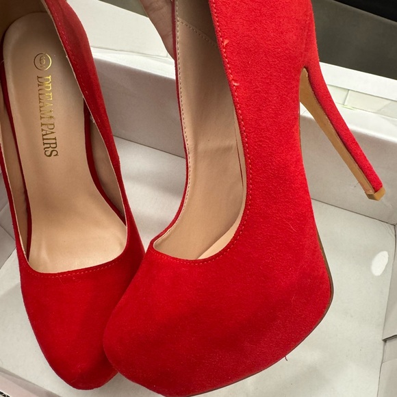 Red Heels - Picture 4 of 7